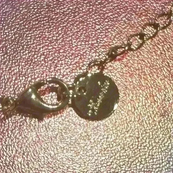 Sis Kiss Radiant Pearl “E” Initial Necklace - Picture 5 of 5